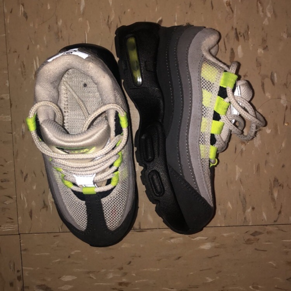 Toddler sneakers